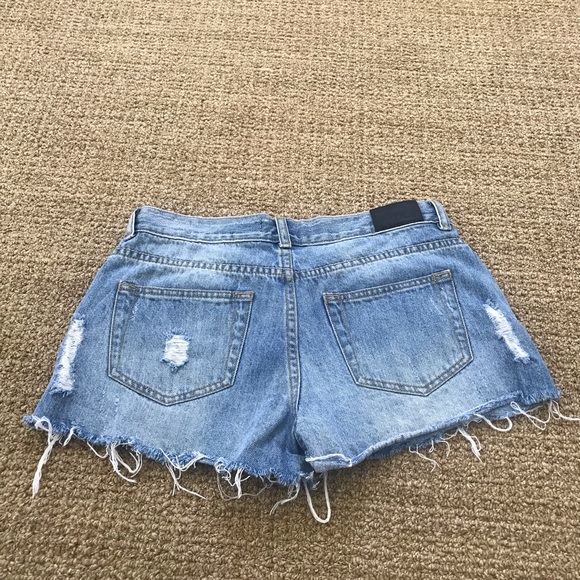Rails size 25 jean shorts with daisies - Picture 2 of 5